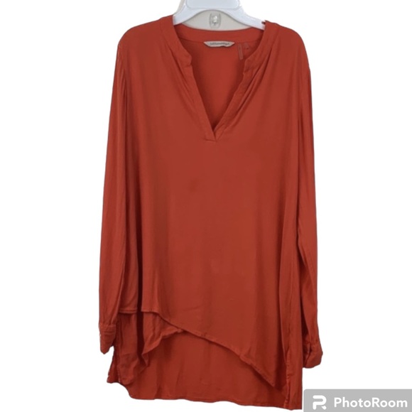 Soft Surroundings long sleeve top asymmetrical bottom tunic - Picture 2 of 9
